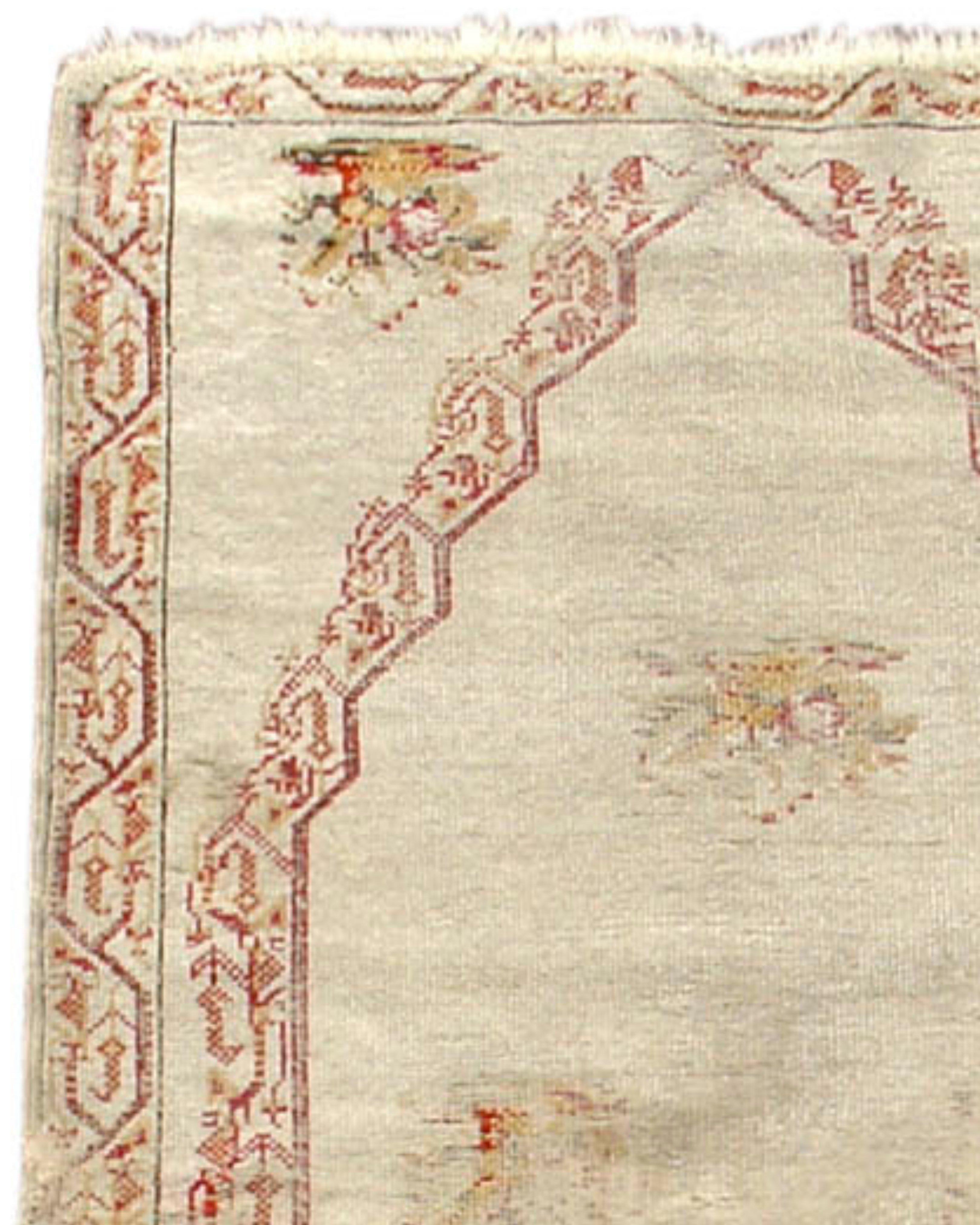 Ghiordes-Teppich, 19. Jahrhundert (Türkisch) im Angebot