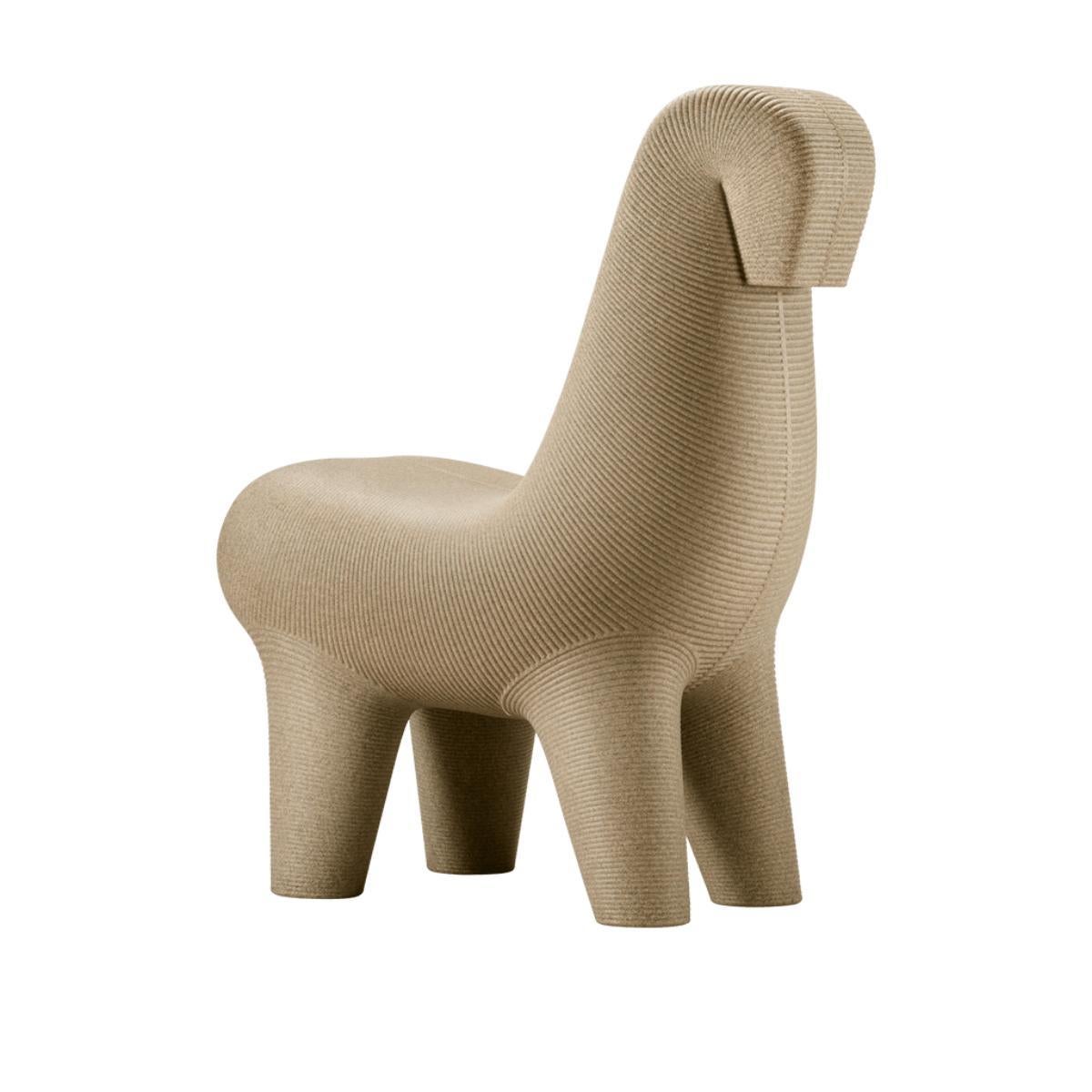 Ghoda Stuhl aus wiederverwertbarem Polyethylen in Golden Sand Mix von Satyendra Pakhalè im Zustand „Neu“ im Angebot in Brooklyn, NY