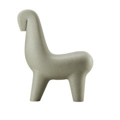 Silla Ghoda de polietileno reciclable Green Mix de Satyendra Pakhalè