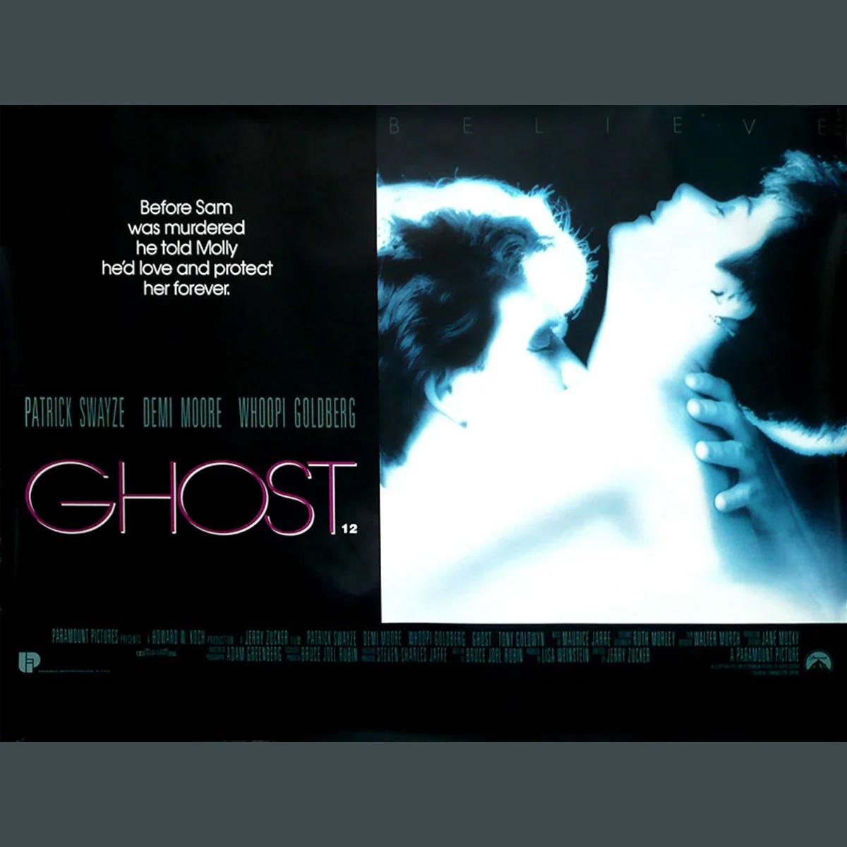 Ghost (1990)
Original British Quad (30 X 40 Zoll)

Nachdem ein junger Mann ermordet wurde, bleibt sein Geist zurück, um seine Geliebte mit Hilfe eines widerstrebenden Hellsehers vor der drohenden Gefahr zu warnen.

Dies ist ein Original-Filmplakat,