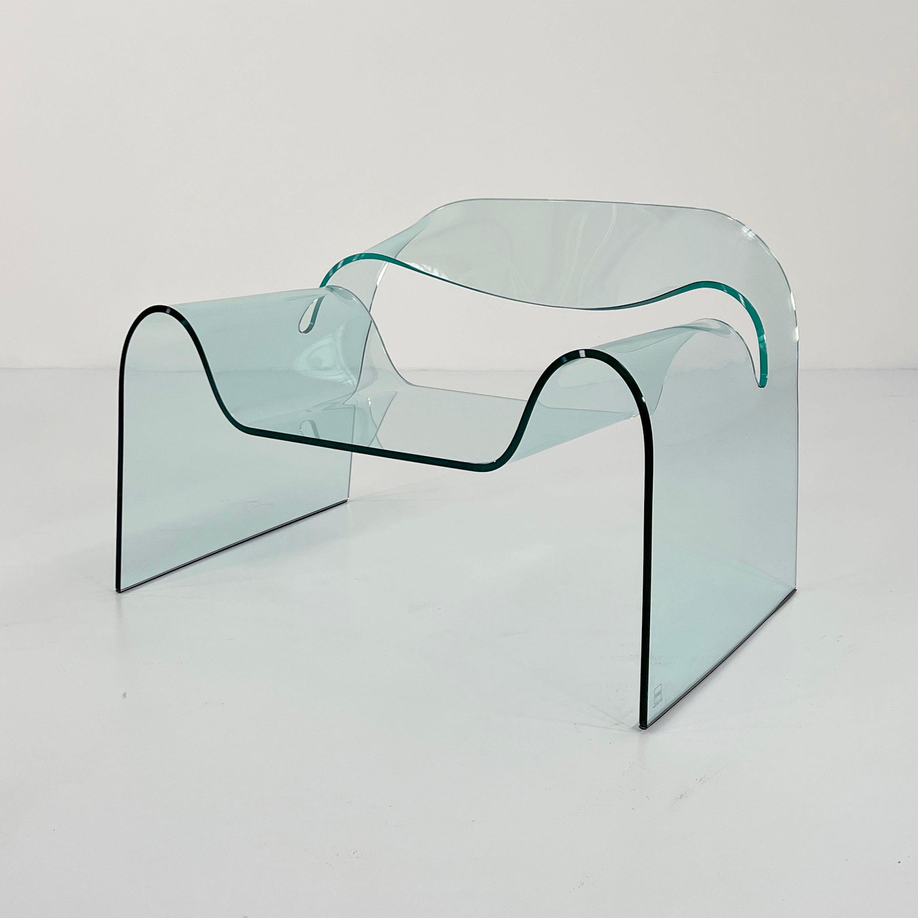 Designer - Cini Boeri
Producteur - FIAM 
Modèle - Ghost Chair
Période de conception - Années 90
Dimensions - Largeur 94 cm x Profondeur 74 cm x Hauteur 62 cm x Hauteur du siège 31 cm
Matériaux - Verre
Couleur - Clair
Commentaires - Usure légère