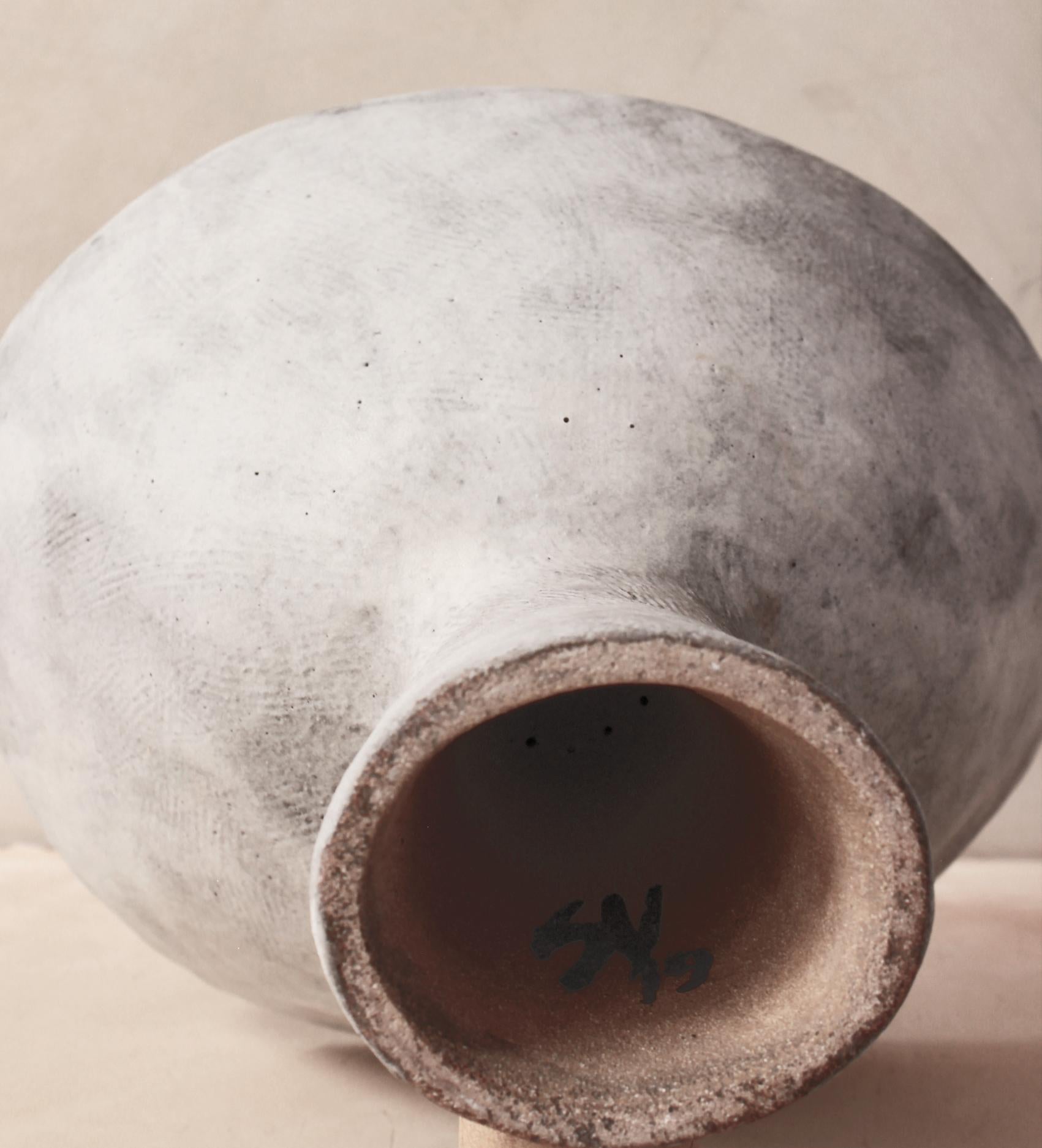 Stoneware Ghostcup Vase by Silvia Valentín