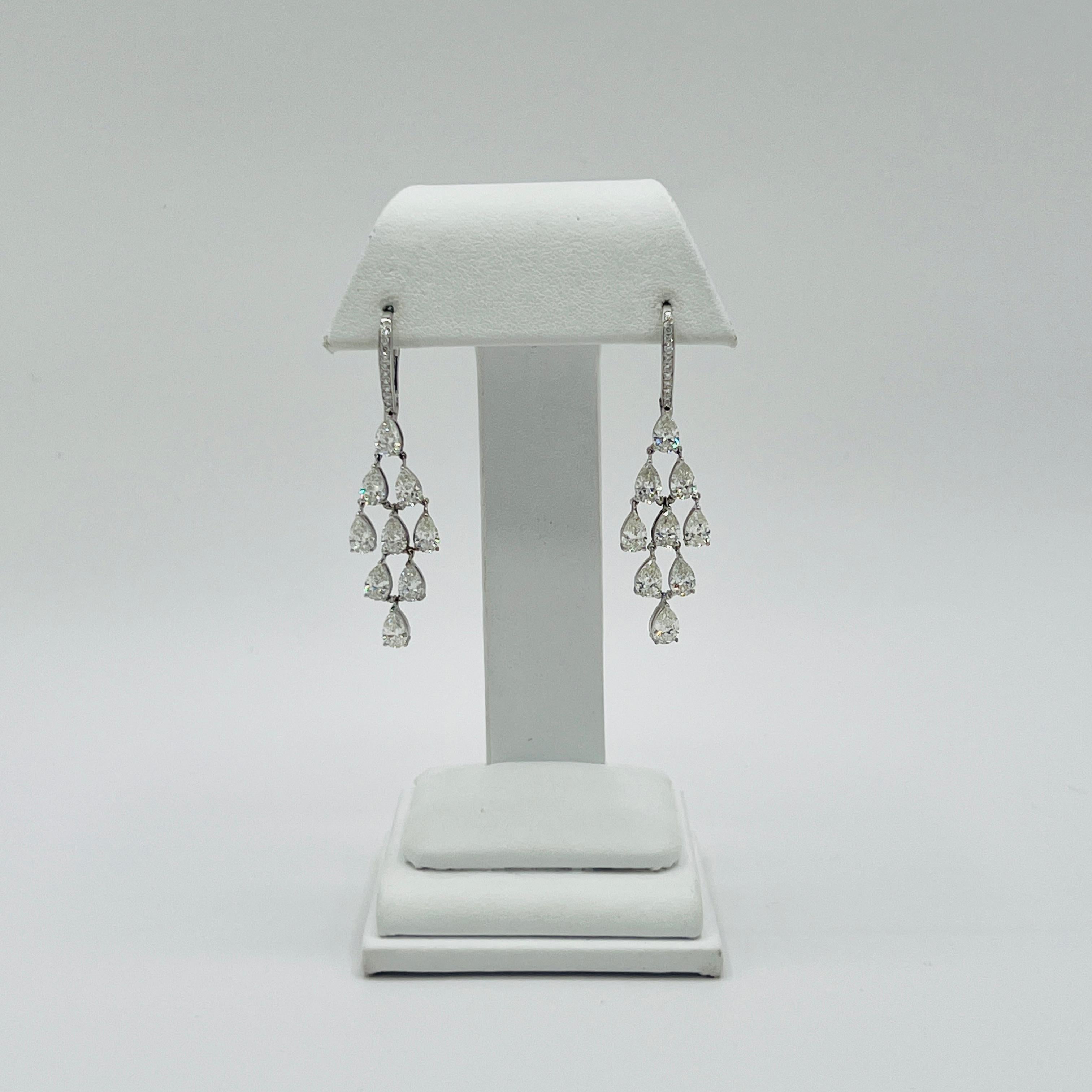 GIA - Boucles d'oreilles pendantes en or blanc 18 carats de 0,30 carat de chaque diamant en forme de poire en vente 1
