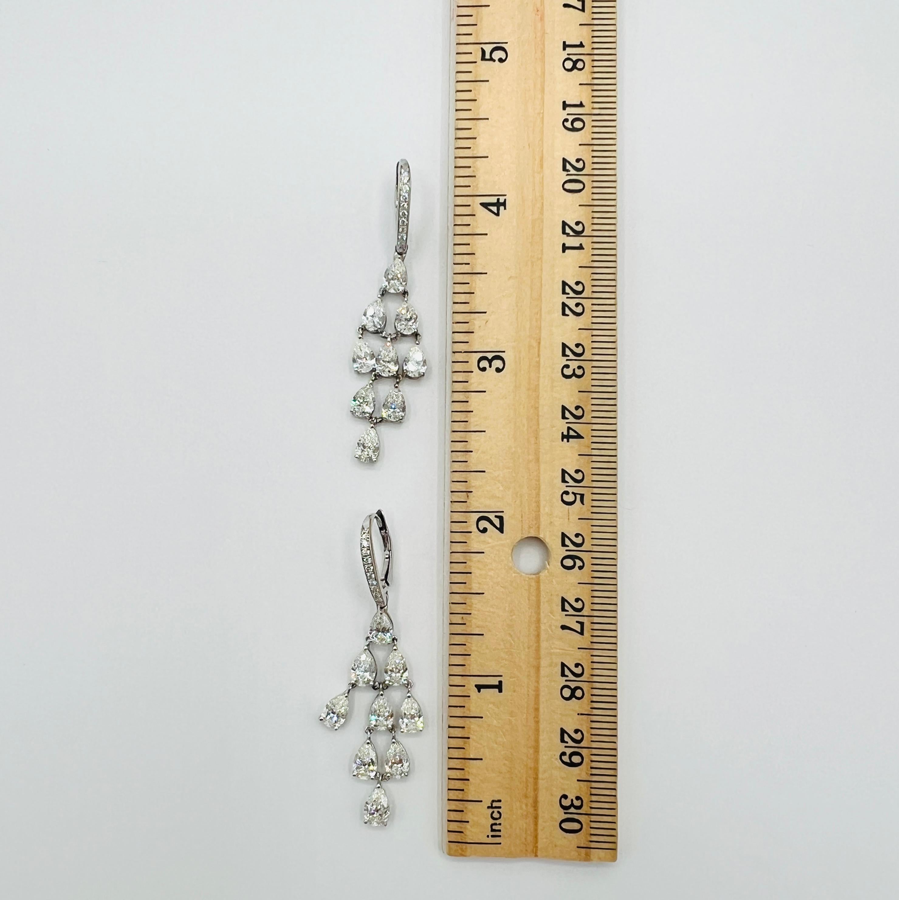 GIA - Boucles d'oreilles pendantes en or blanc 18 carats de 0,30 carat de chaque diamant en forme de poire en vente 2