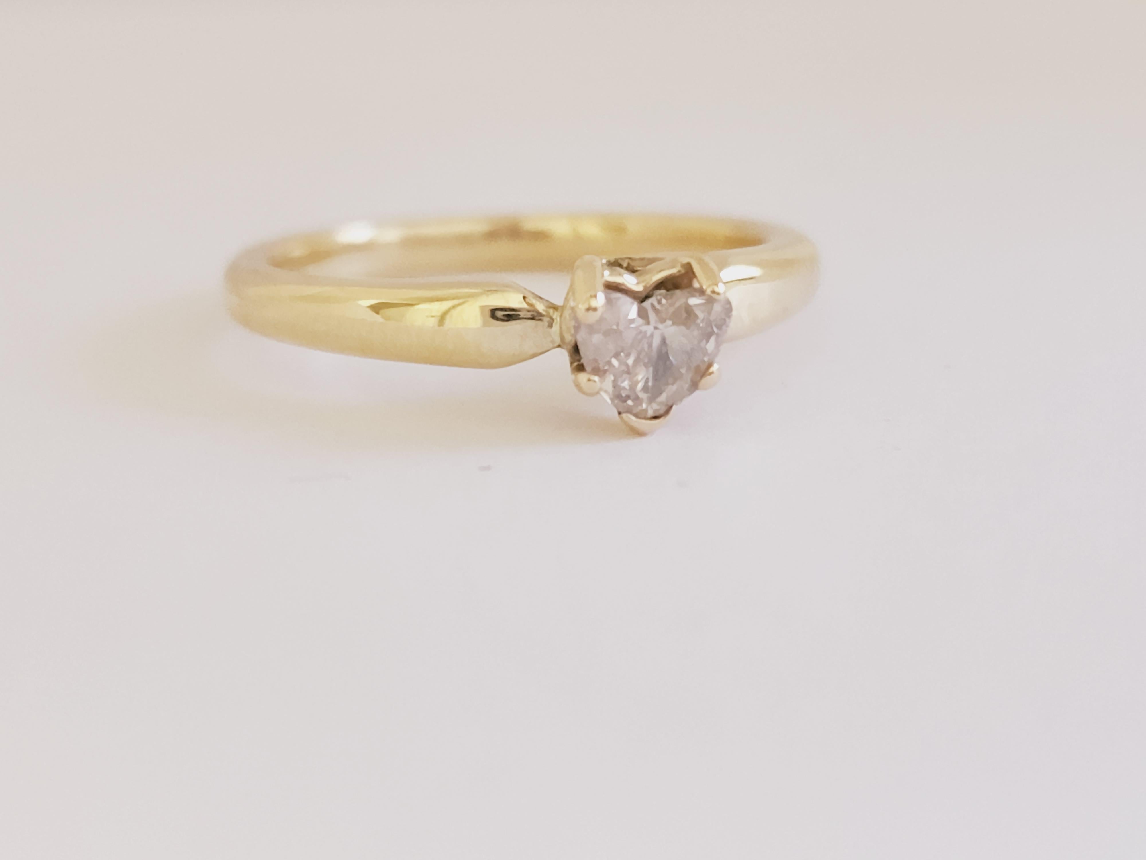 GIA 0,38 Karat Herzform Light Brown Pink Diamond Ring 14 Karat Gelbgold im Zustand „Neu“ in Great Neck Plaza, NY