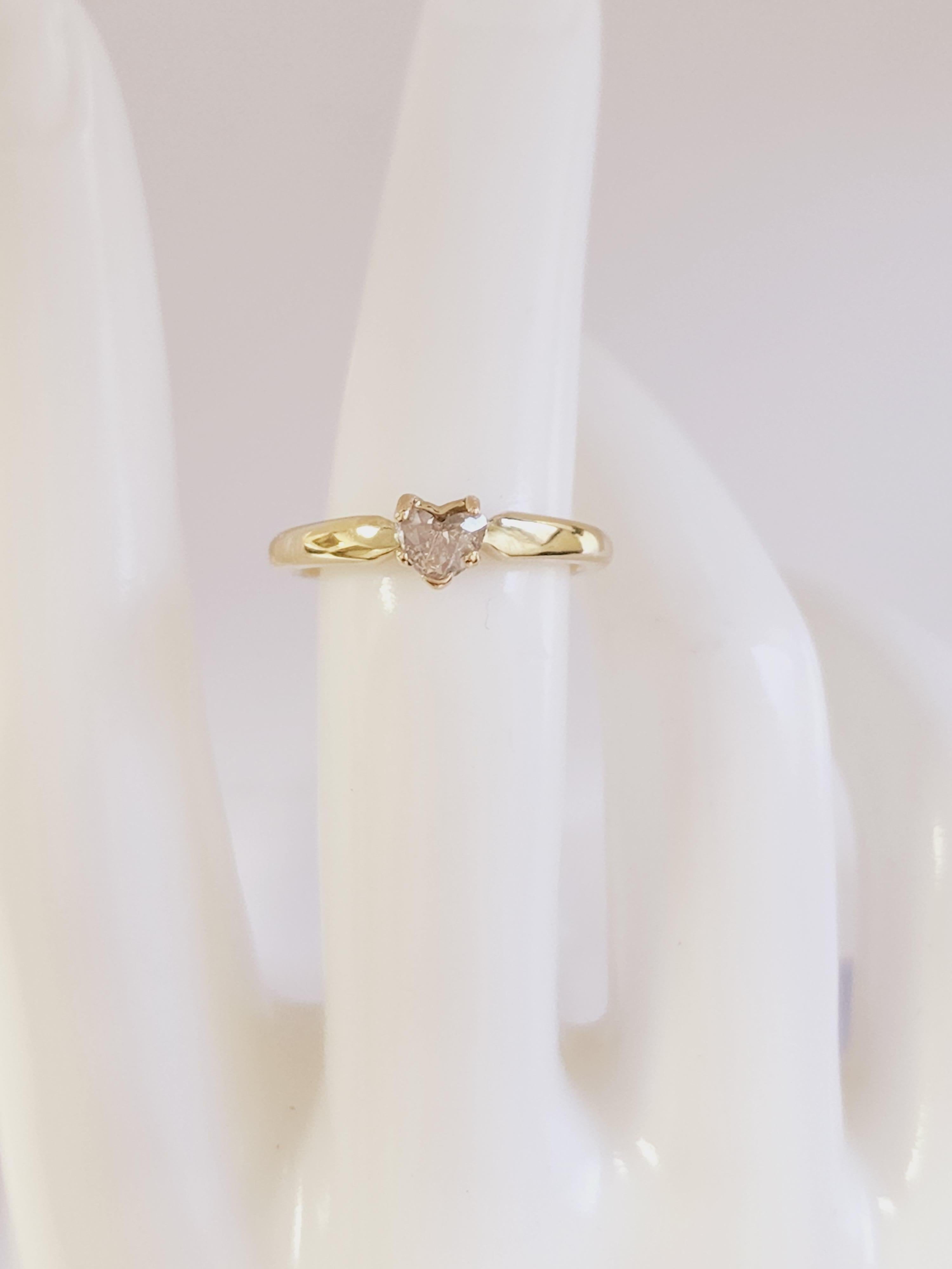GIA 0,38 Karat Herzform Light Brown Pink Diamond Ring 14 Karat Gelbgold Damen