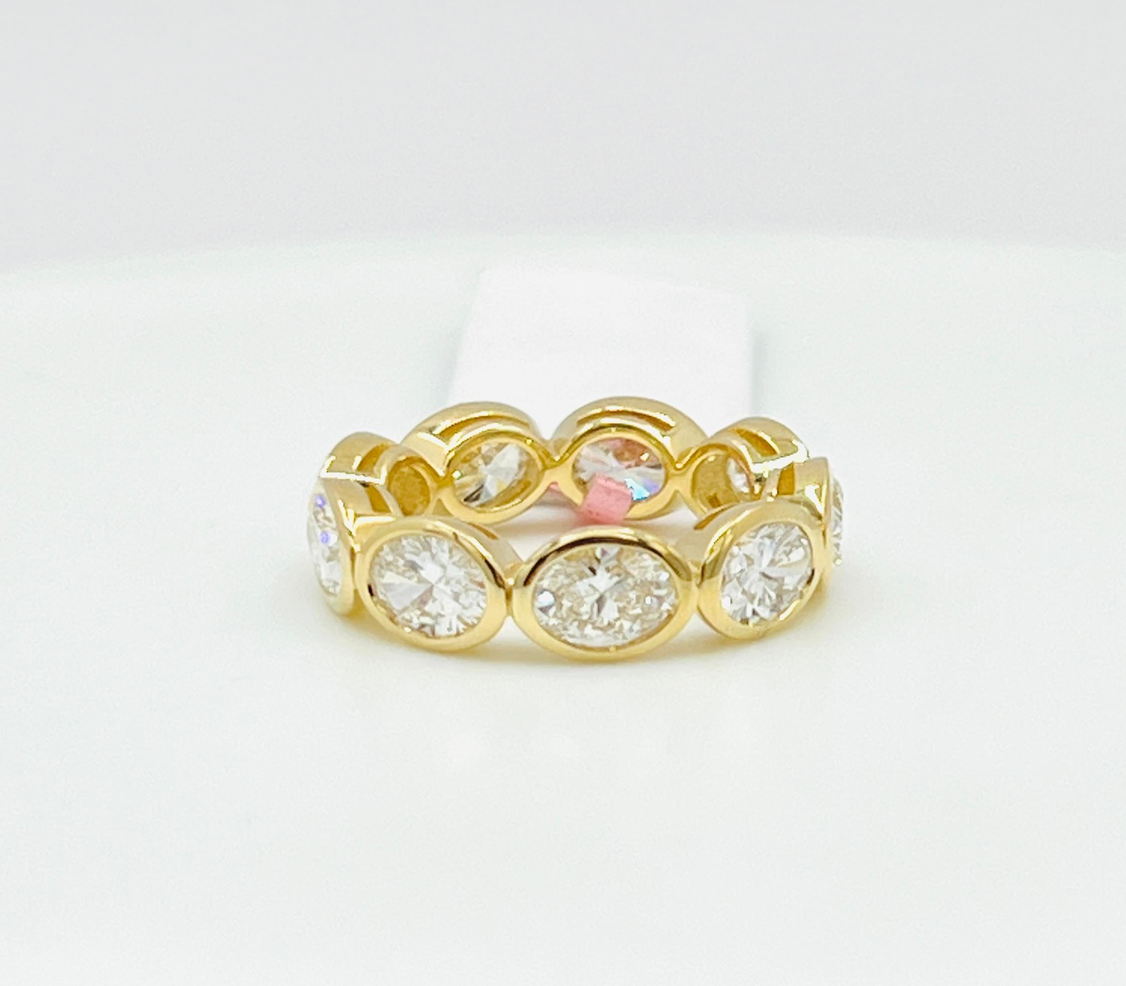 GIA 0,50 Carati Ciascuno Diamante Bianco Ovale Lunetta Anello Eternità in Oro 18K