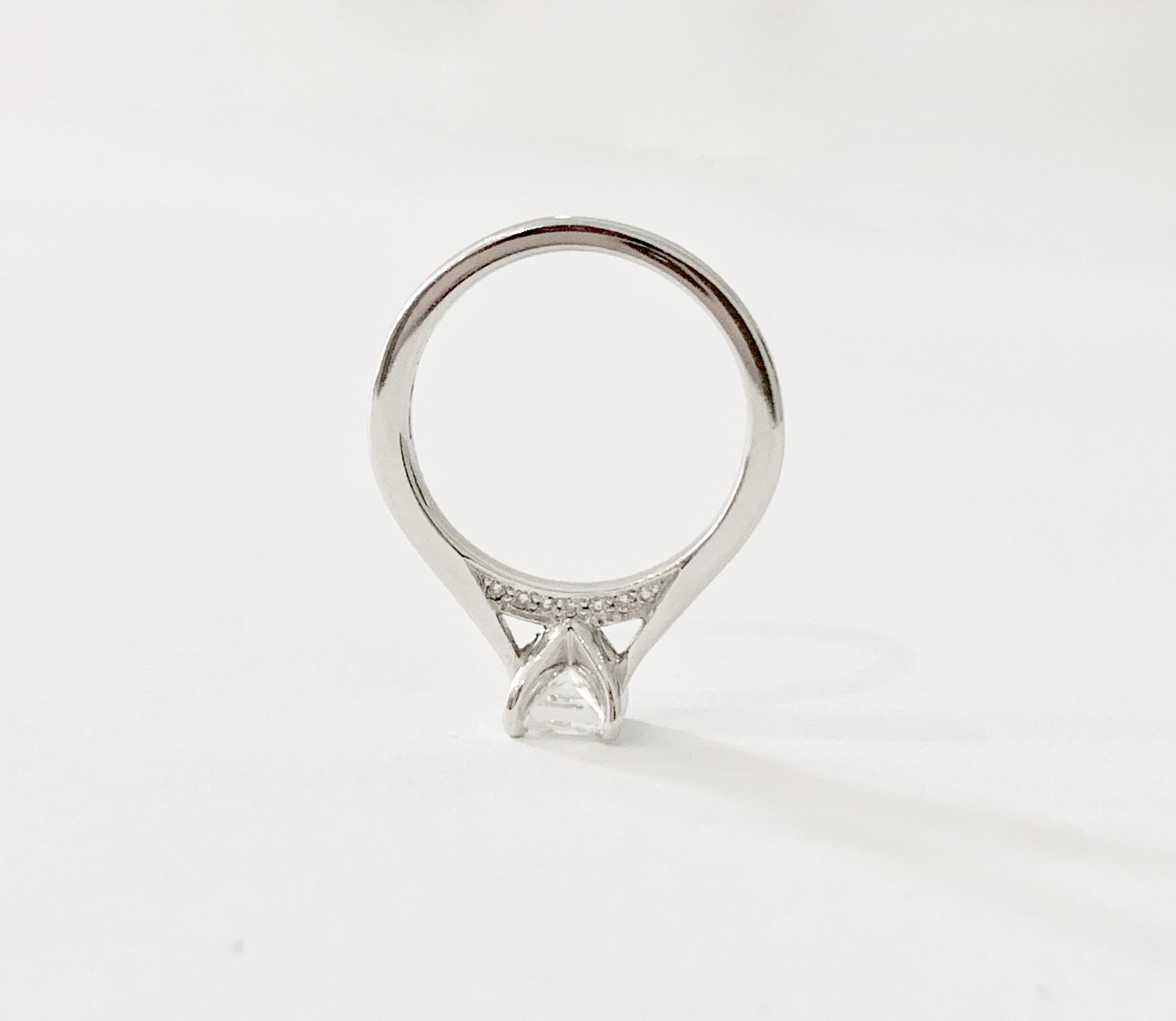 GIA 0.50 Carat Princess Cut Diamond Ring in Platinum For Sale 3