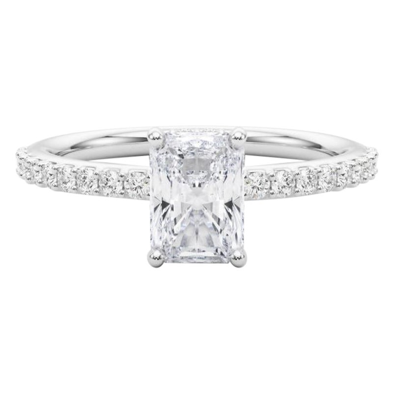 GIA 0,7 Carati Radiant Halo Shared Prong Eternity Anello di diamanti in oro bianco 18K