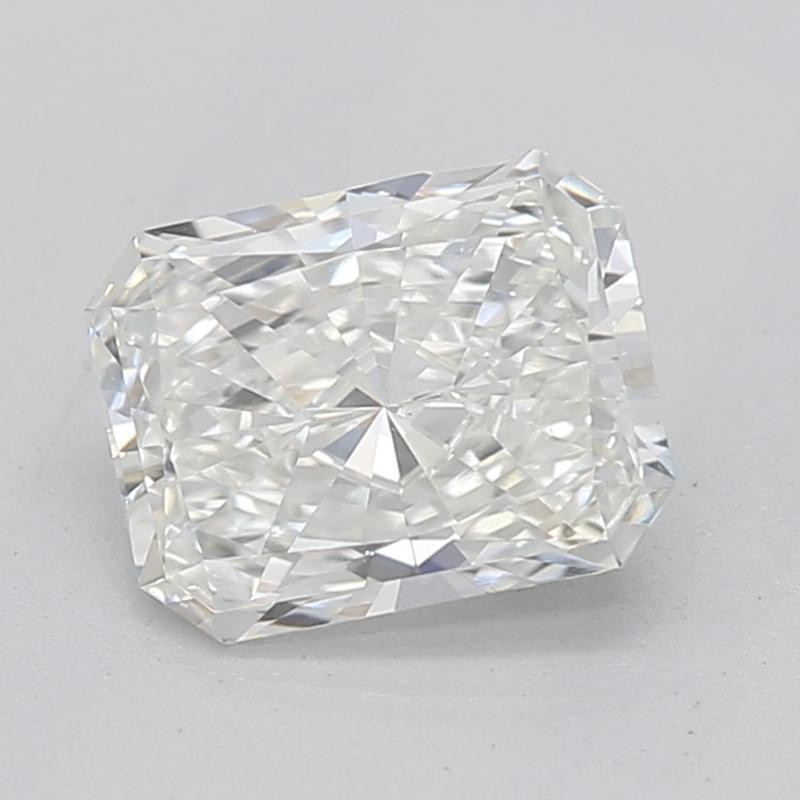 Dieser exquisite, in New York handgefertigte Diamantring besticht durch seinen atemberaubenden Mittelstein, einen GIA-zertifizierten strahlenden Diamanten mit einem Gewicht von 0,70, der durch seine exquisite Brillanz und seinen Glanz besticht.