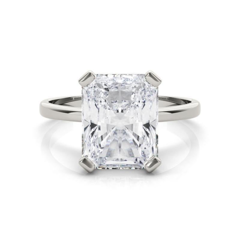 GIA 0.70 Carat Solitaire Radiant 4-Prong Basket  Bague en diamant