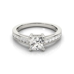 GIA 0.70ct Princess Single Row Channel Set Cathedral White Gold Diamond Ring (Bague en or blanc cathédrale avec diamant)