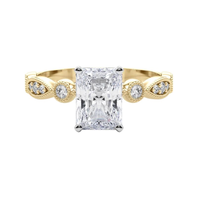 GIA 0,71ct Radiant Marquise & Round Milgrain Bezel Anello con diamanti in oro giallo