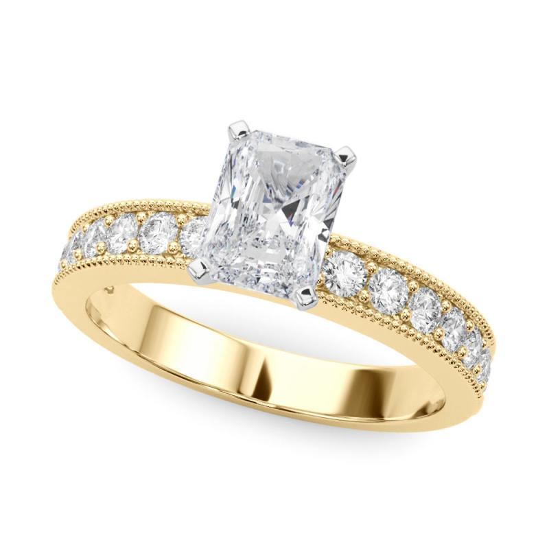 Taille radiant GIA 0.73 Carat Radiant Vintage Milgrain Channel Bague diamant en or jaune 18K en vente