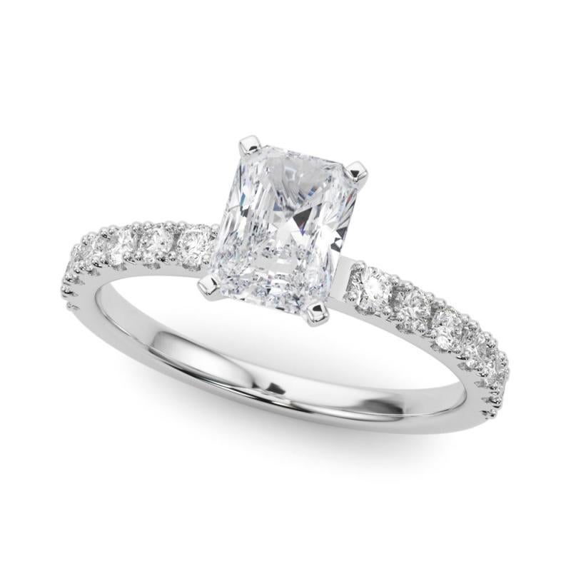Taglio radiant Solitario radiante GIA 0.73ct con mezza eternità  Anello con diamante in vendita