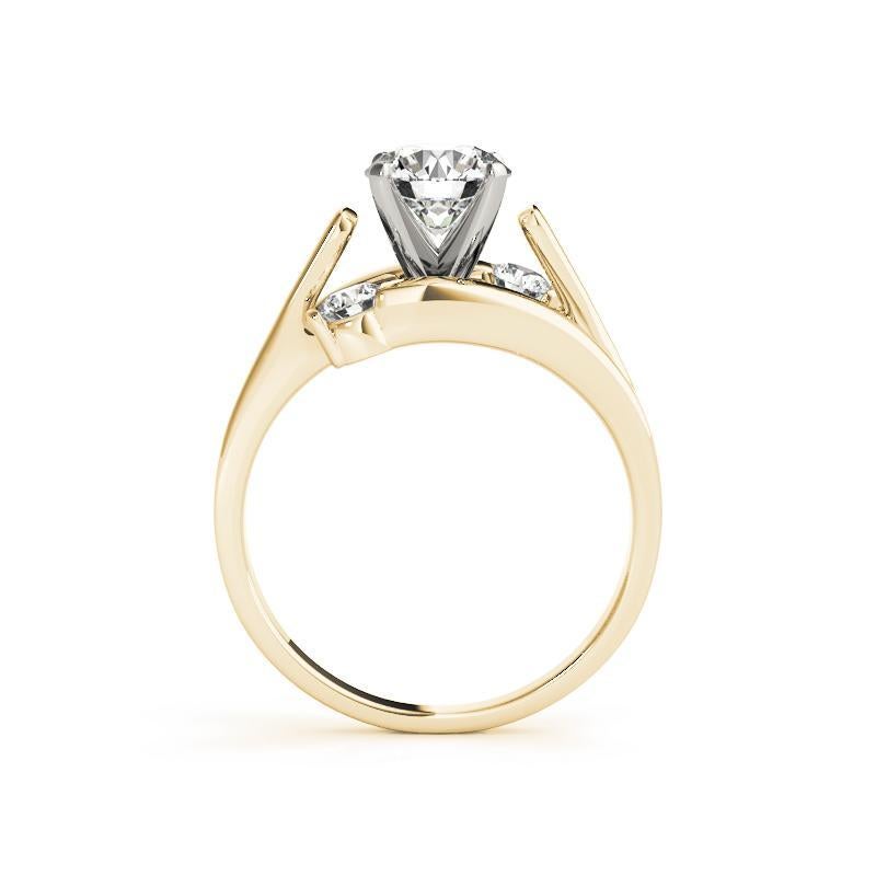 GIA 0,74 ct Anillo de diamantes redondo solitario de tres piedras en oro amarillo de 18 quilates con bypass Corte redondo en venta