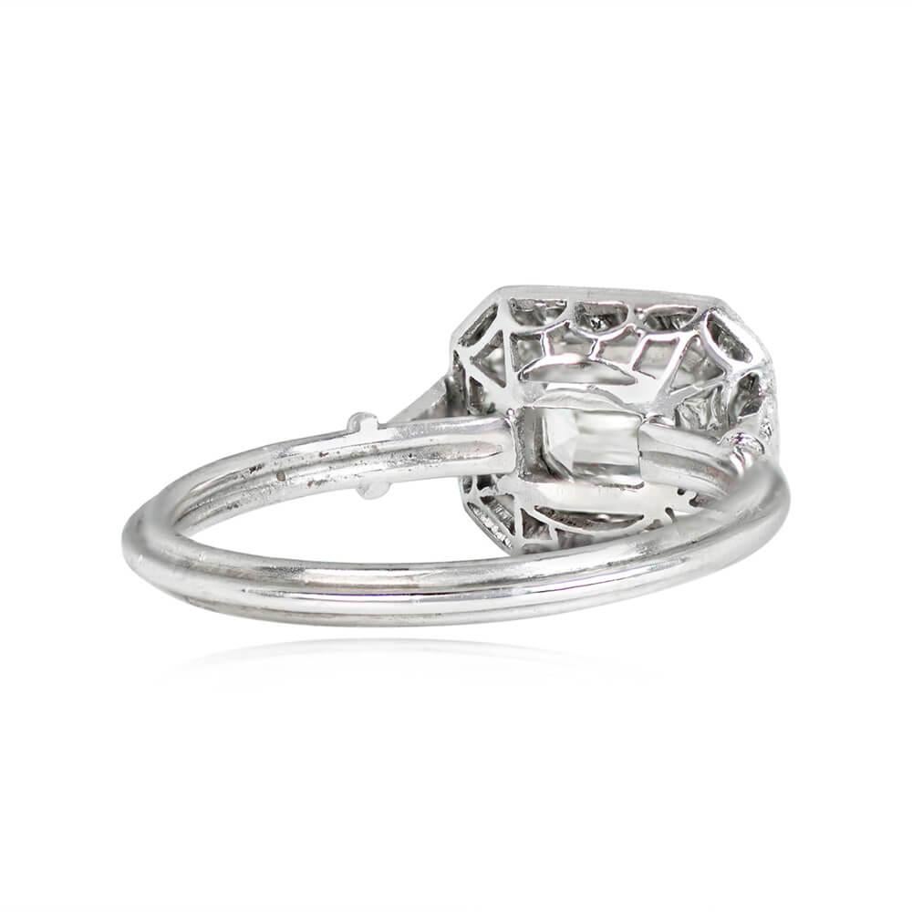 Taille émeraude Bague de fiançailles avec diamant taille émeraude 0,75 carat certifié GIA, halo de diamants, platine en vente