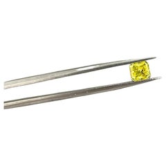 GIA 0,78 Carati Fancy Vivid Yellow Radiant Diamante sfuso