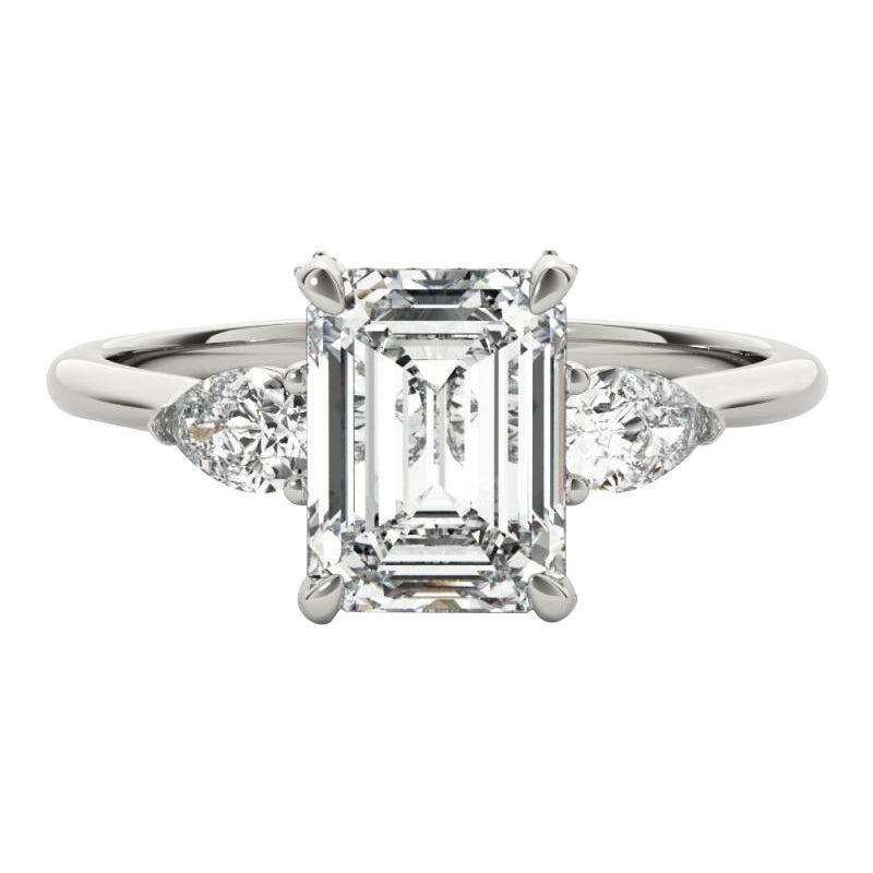 GIA 0,79ct Emerald Three-Stone Decorated Gallery Anello con diamanti in oro bianco 18K