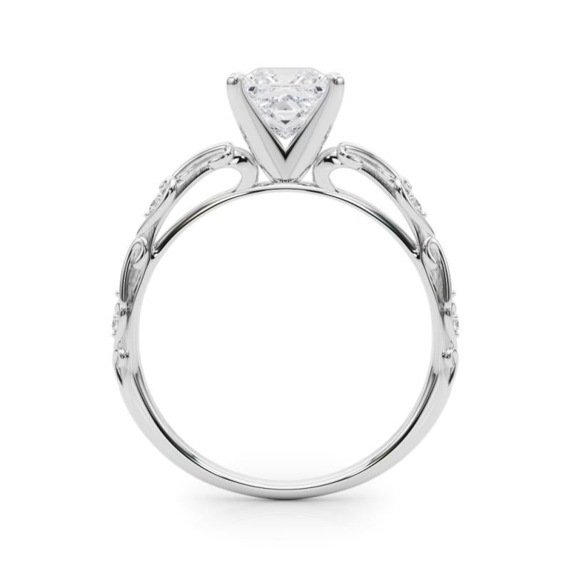 GIA 0,7ct Princess Vintage 3-Stone Heart & Vine Anello di diamanti in oro bianco 18K In condizioni Nuovo in vendita a New York, NY