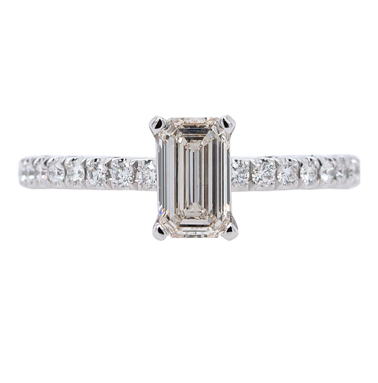 Bague de fiançailles avec diamant taille émeraude naturelle de 0,80 carat certifié GIA en vente 4