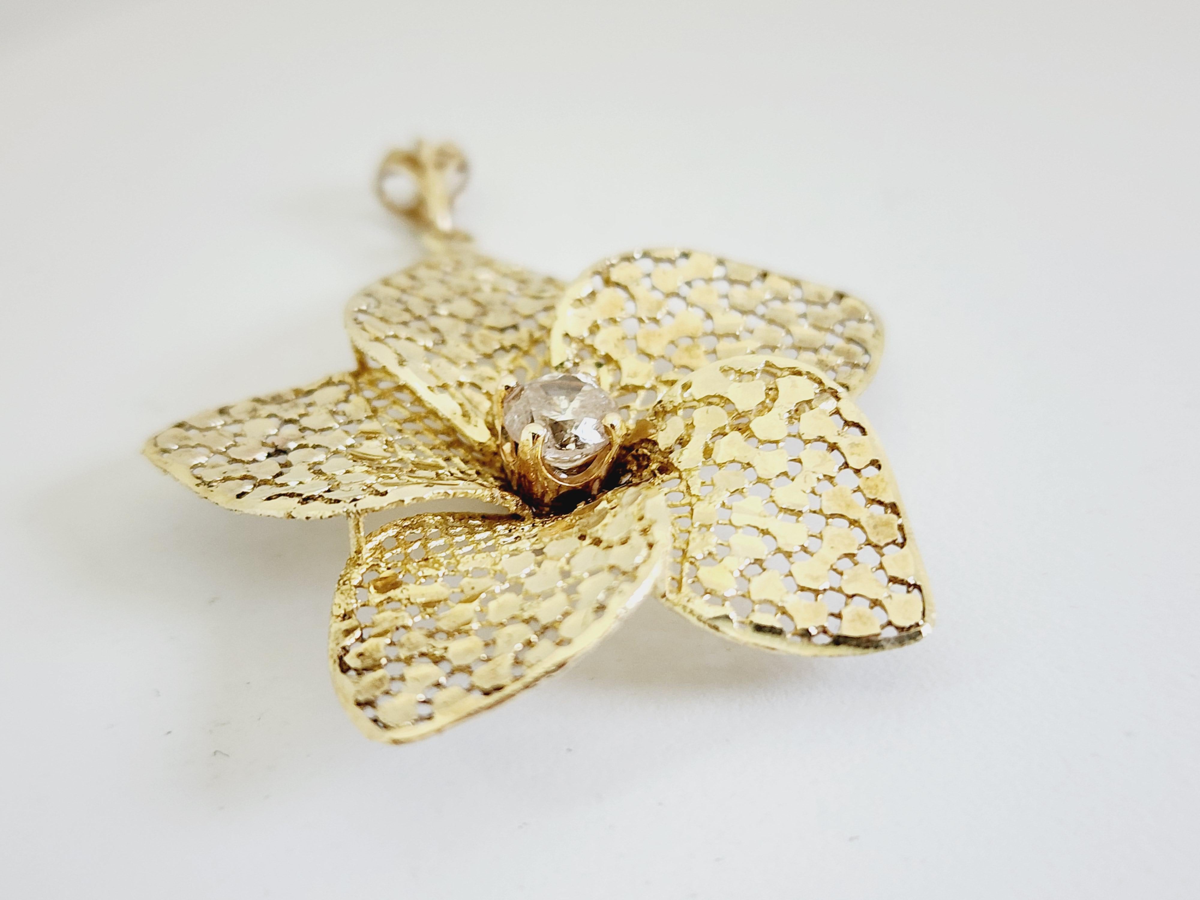 GIA 0.80 Carat Round Diamond Flower Pendant 14 Karat Yellow Gold In New Condition In Great Neck, NY