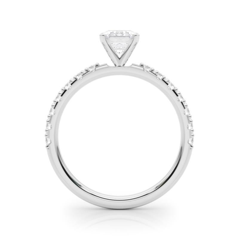 GIA 0.80ct Emeraude Solitaire avec Demi-Eternité Bague diamant en or blanc 18K Neuf - En vente à New York, NY