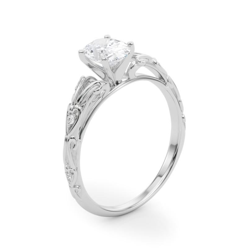 GIA 0,82ct Oval Vintage 3-Stone Heart & Vine  Anello con diamante in vendita 1