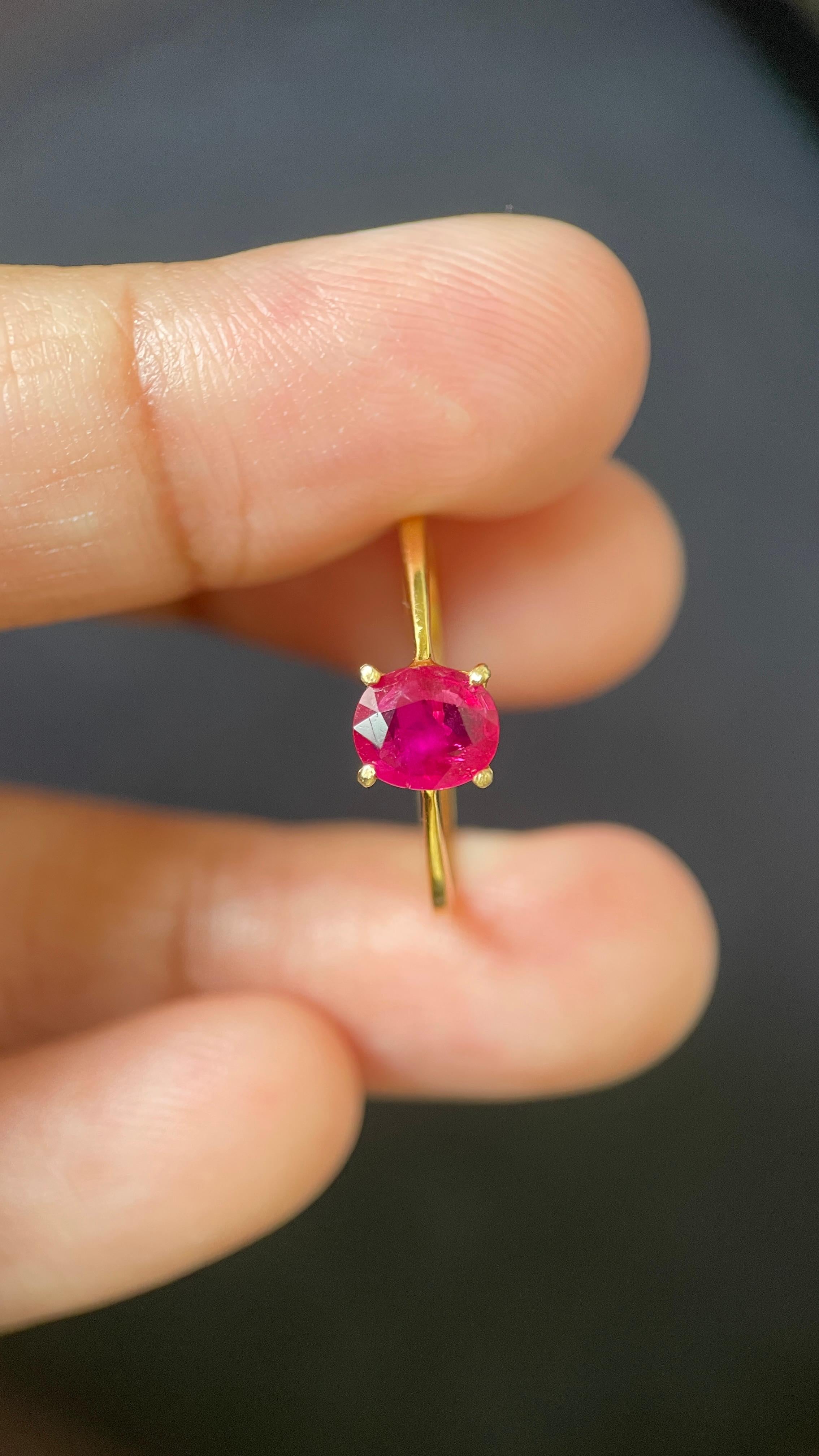 GIA 0,88ct Burmese Unheated Ruby Ring (Ruby Solitaire Ring)-1,55 gramme Pour femmes en vente