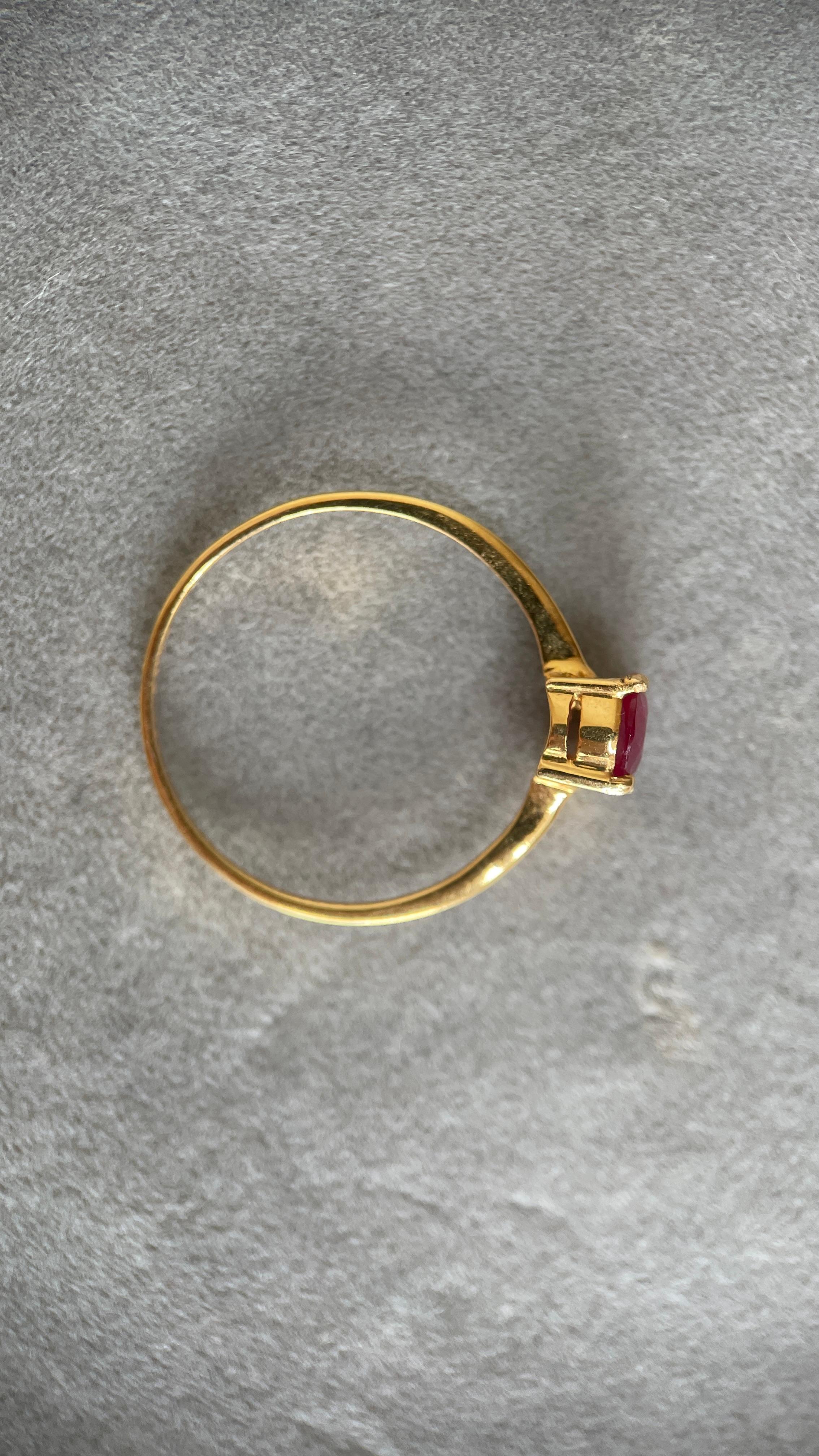 GIA 0,88ct Burmese Unheated Ruby Ring (Ruby Solitaire Ring)-1,55 gramme en vente 2