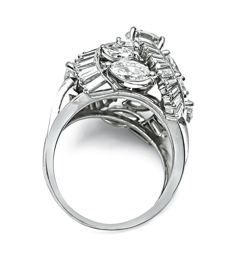 Round Cut GIA 0.88ct Center Diamond 3.50ct Diamond Cocktail Ring For Sale