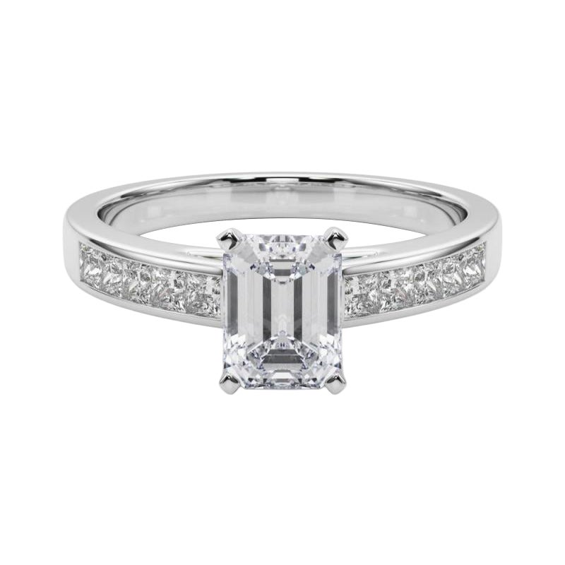 GIA 0.8ct Anello con diamante centrale solitario a canale con principessa smeraldo