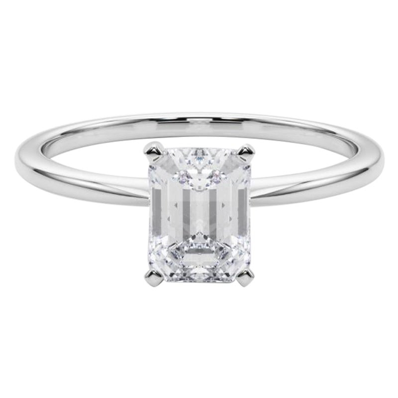 GIA Esmeralda de 0,8 ct engastada con garras Anillo de diamantes solitario en oro blanco de 18 quilates