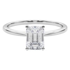 GIA Esmeralda de 0,8 ct engastada con garras Anillo de diamantes solitario en oro blanco de 18 quilates