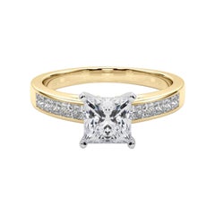 GIA 0.8ct Anello con diamante centrale solitario Princess Channel in oro giallo