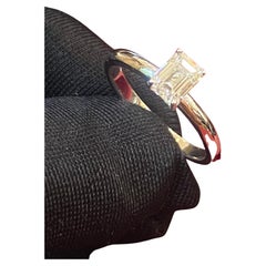Bague de fiançailles solitaire en or 18 carats avec diamant en forme d'émeraude de 0,90 carat G/VS2 certifié GIA