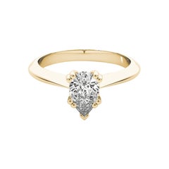 GIA 0,90ct Pear Solitaire Double Prong Cathedral Anello con diamanti in oro giallo 18K