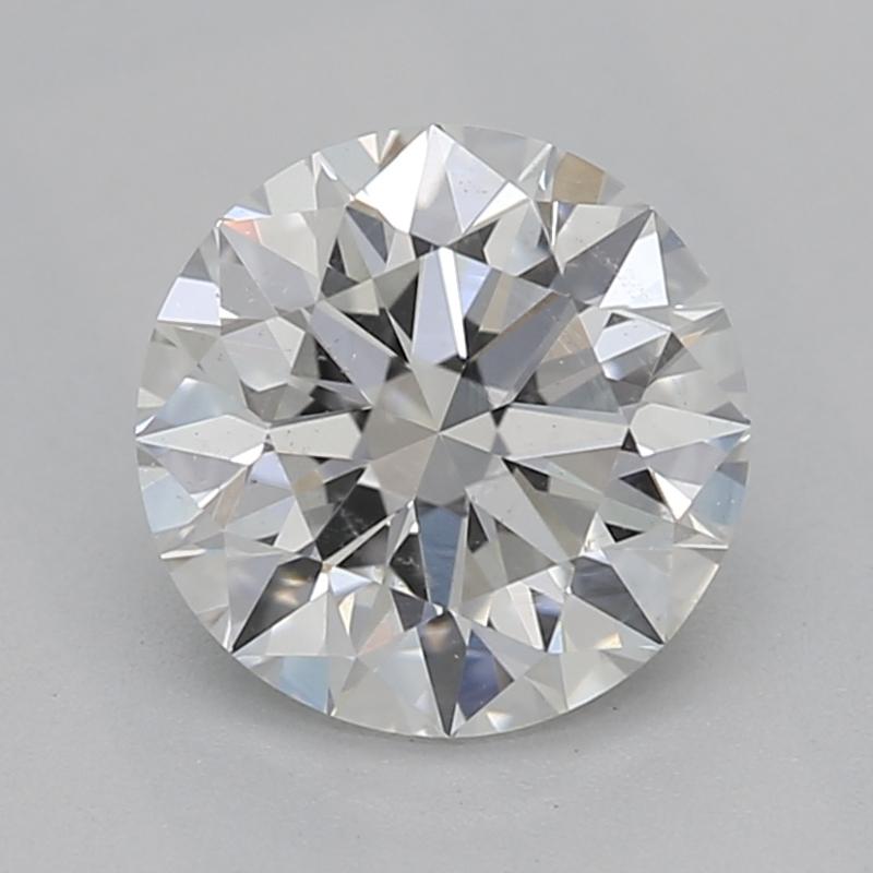 Realizzato a mano a New York, questo splendido anello con diamante presenta un'affascinante pietra centrale composta da un diamante rotondo del peso di 0,91, classificato G e SI1. L'anello è meticolosamente realizzato in lussuoso oro bianco,