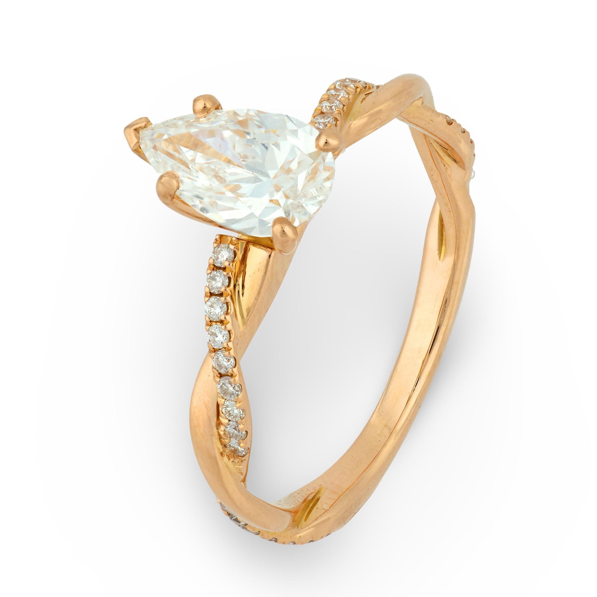 GIA 0.94 carat pear shape diamond 18k rose gold engagement ring For Sale