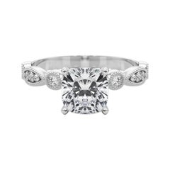 GIA 0.94ct Cuscino Marquise e anello rotondo con castone di diamanti a grana grossa