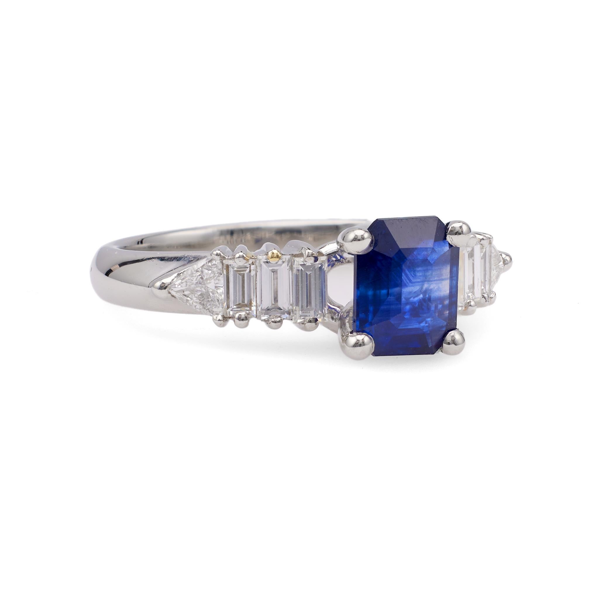 GIA 0.97 Carat Ceylon Sapphire Diamond Platinum Ring In Excellent Condition For Sale In Beverly Hills, CA