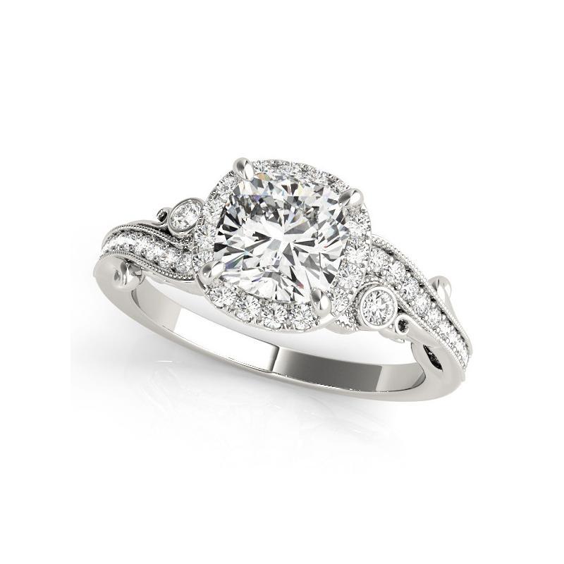 Taglio cuscino GIA 0.97ct Anello con diamante antico aureolato a più pietre in oro bianco curvo in vendita