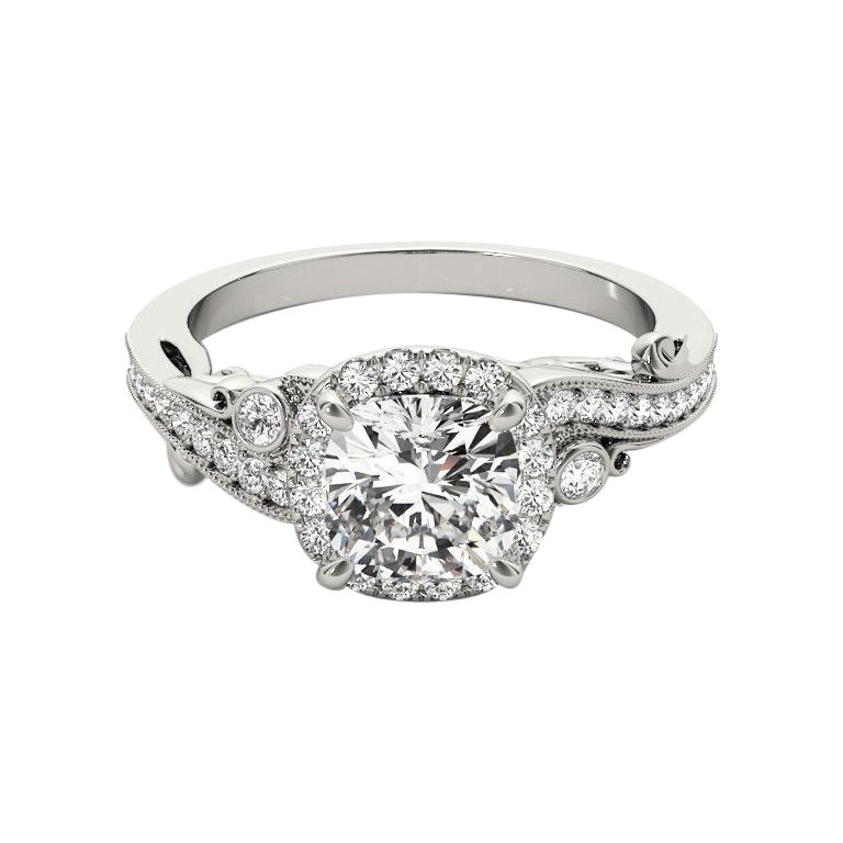 GIA 0.97ct Anello con diamante antico aureolato a più pietre in oro bianco curvo