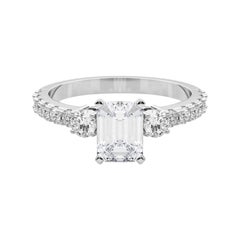 GIA 0,97ct Smeraldo a tre pietre con gambo di diamante Anello con diamante in oro bianco 18 carati