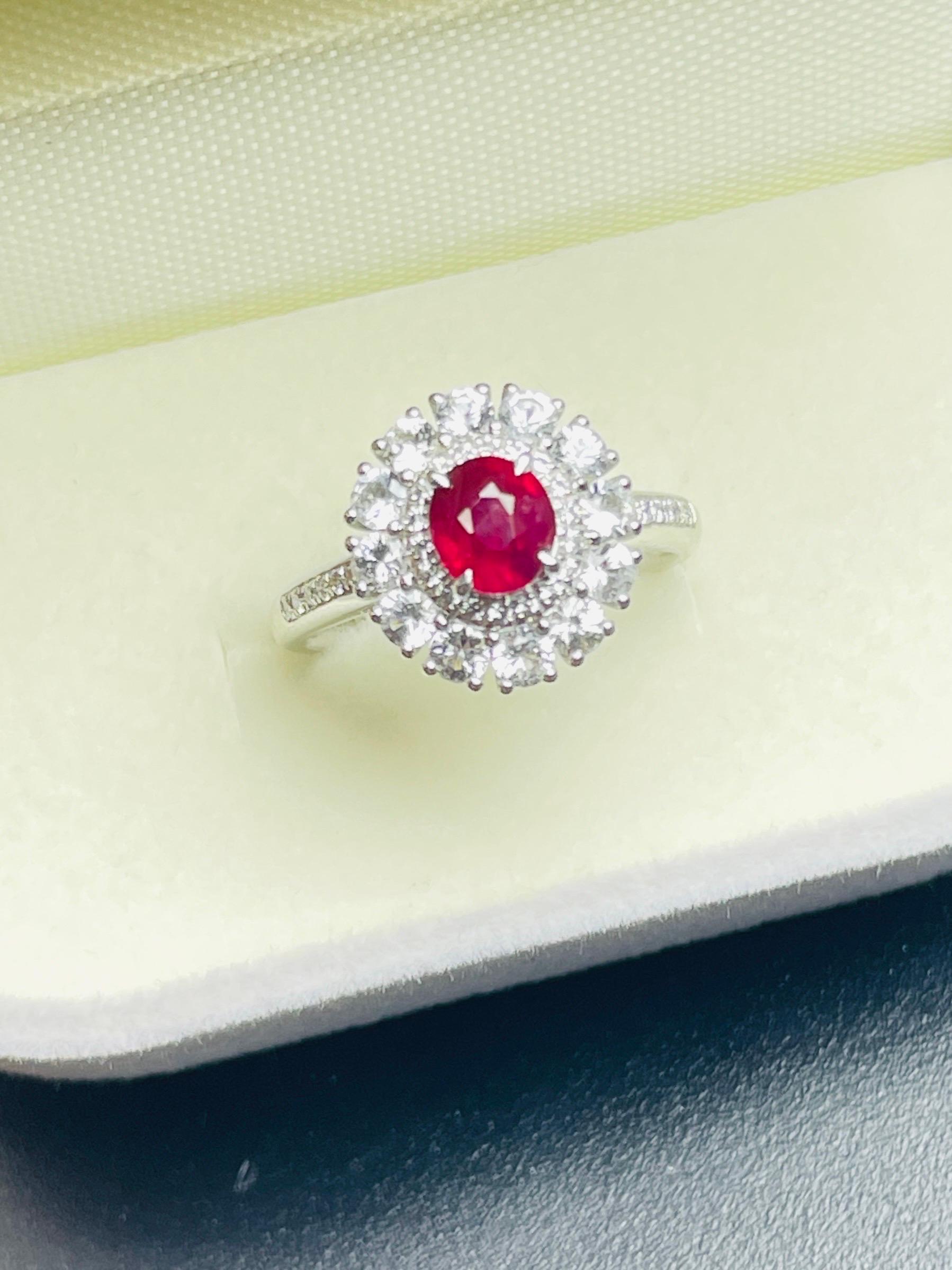 GIA 0.98 Ct Burma Unheated Ruby Pigeon blood Ring platinum Gold Ring In New Condition For Sale In bangkok, TH