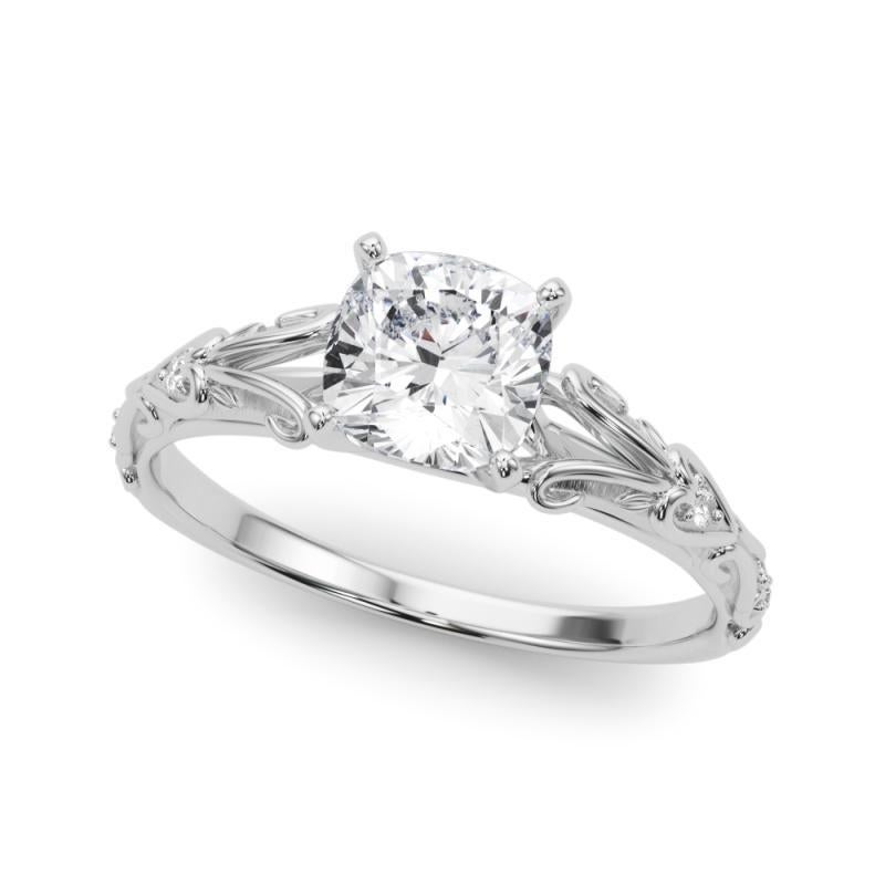 Taille coussin GIA 0.9ct Cushion Vintage 3-Stone Heart & Vine 18K White Gold Diamond Ring en vente
