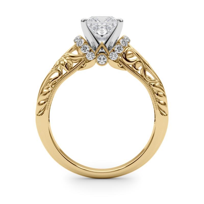 GIA 0,9ct Principessa Chevron Halo Anello di diamanti in filigrana floreale in oro giallo 18 carati In condizioni Nuovo in vendita a New York, NY