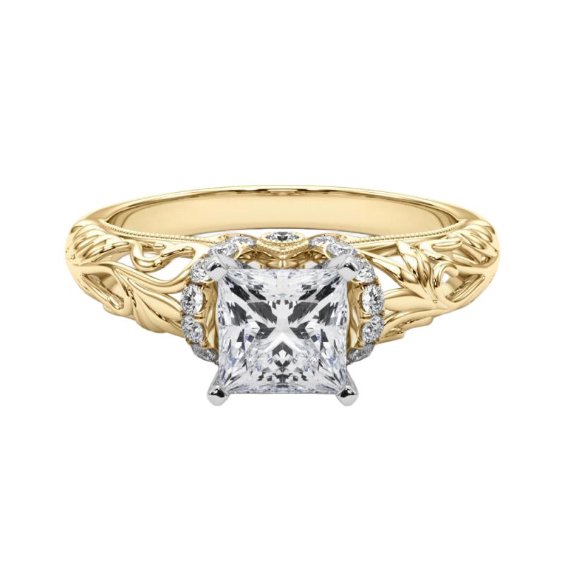 GIA 0,9ct Principessa Chevron Halo Anello di diamanti in filigrana floreale in oro giallo 18 carati in vendita