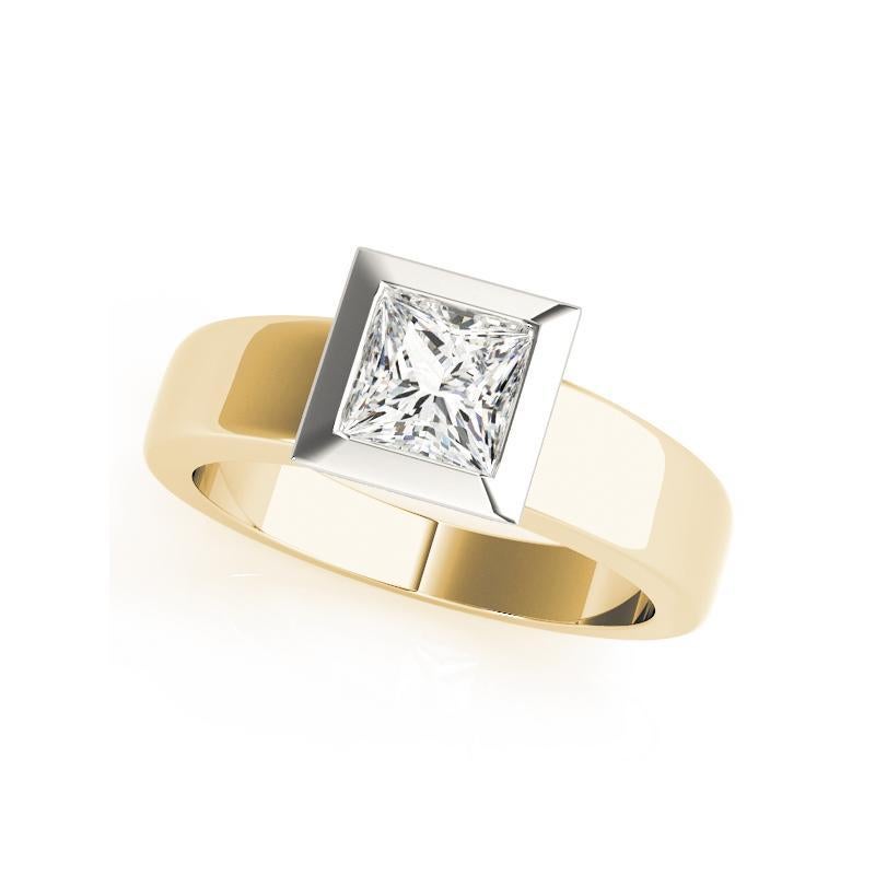 Taglio princess GIA 0.9ct Anello con diamante moderno con solitario a castone e banda larga in oro giallo in vendita
