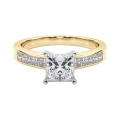 GIA 0.9ct Anello con diamante centrale solitario Princess Channel in oro giallo